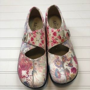 Alegria nursing shoes